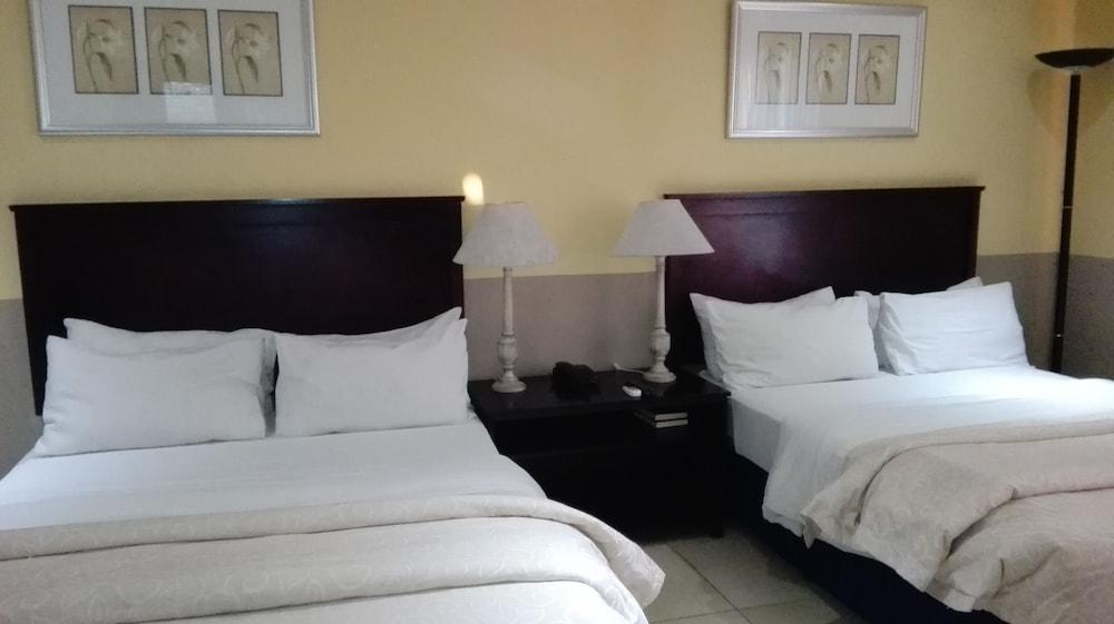 Villa Via Hotel Midrand Εξωτερικό φωτογραφία