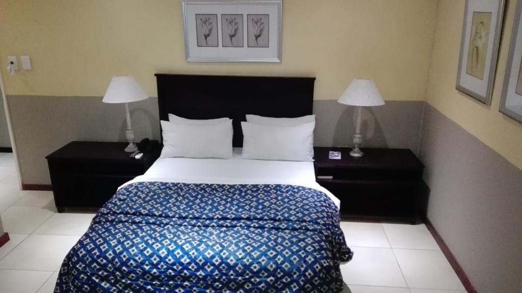 Villa Via Hotel Midrand Εξωτερικό φωτογραφία