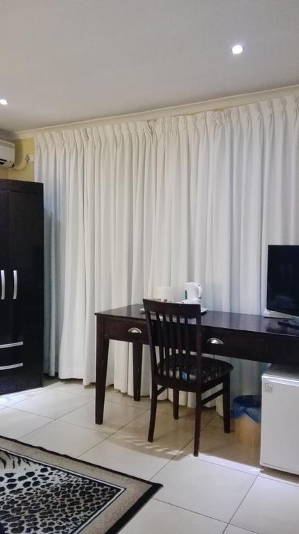 Villa Via Hotel Midrand Εξωτερικό φωτογραφία