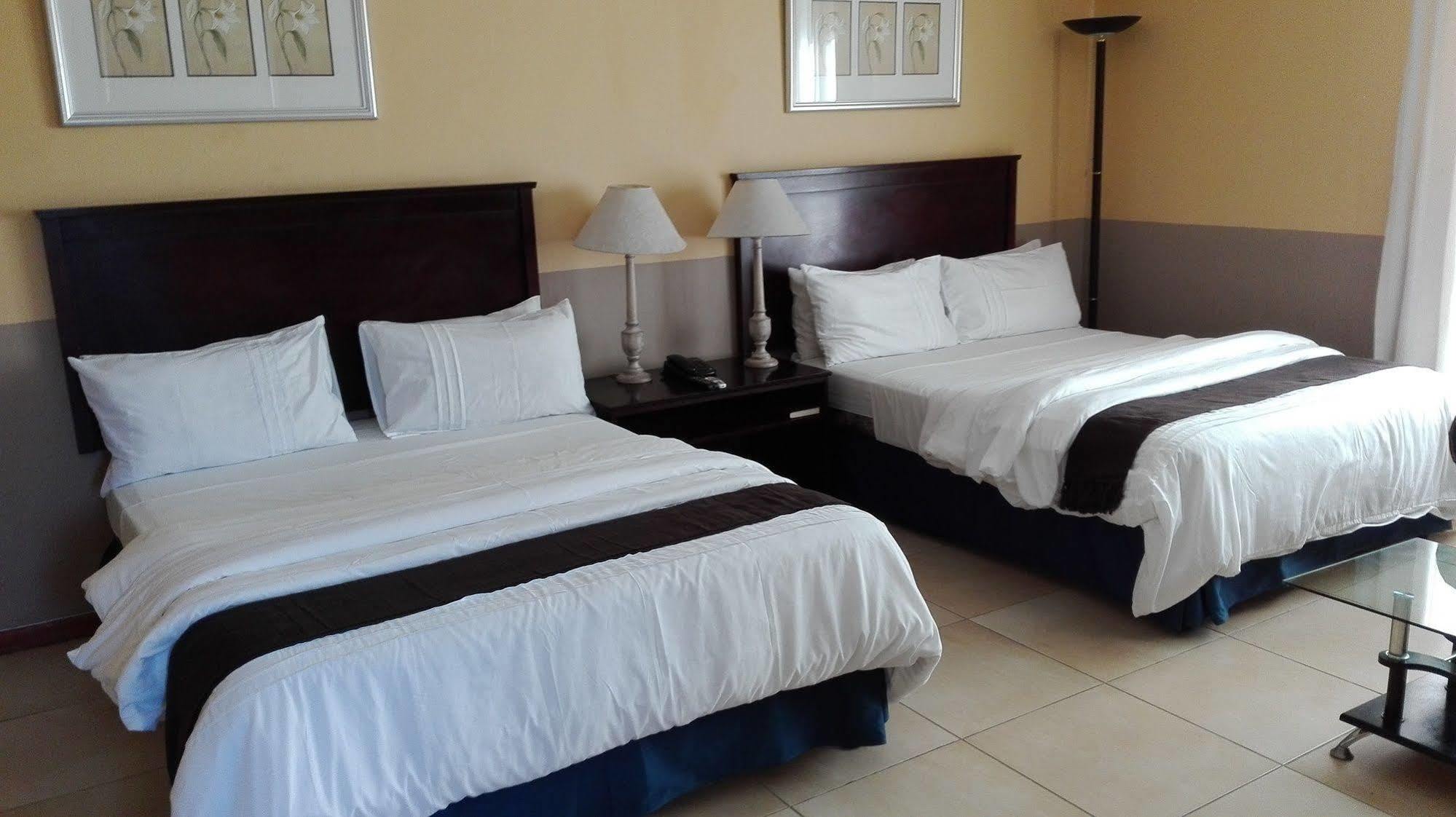 Villa Via Hotel Midrand Εξωτερικό φωτογραφία