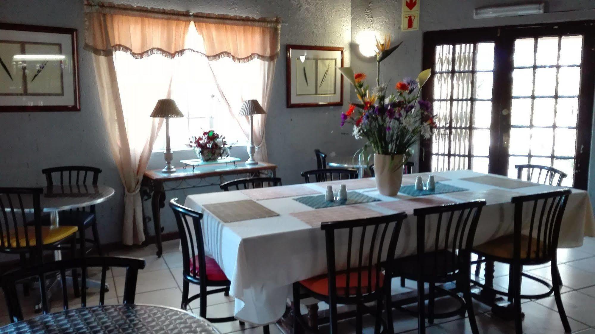 Villa Via Hotel Midrand Εξωτερικό φωτογραφία