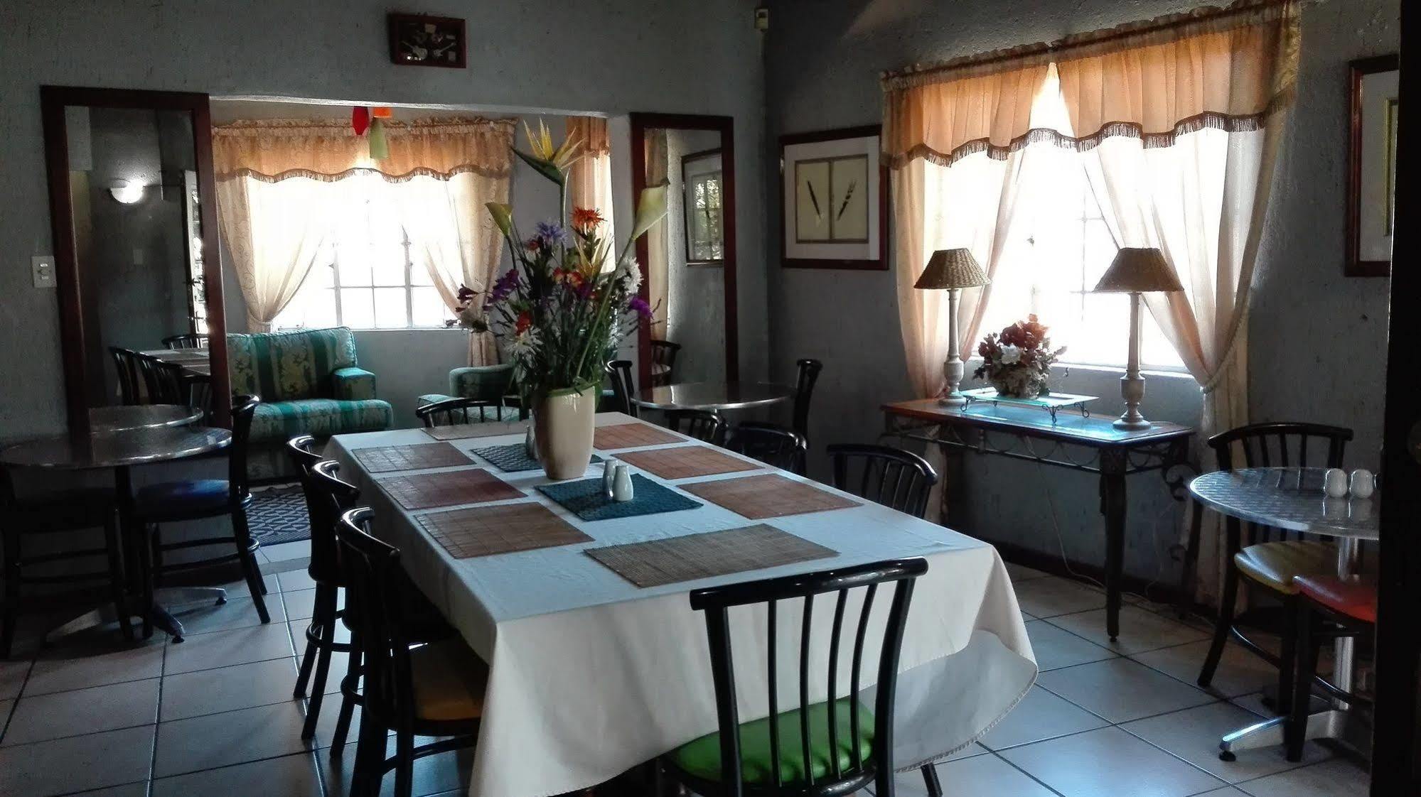 Villa Via Hotel Midrand Εξωτερικό φωτογραφία