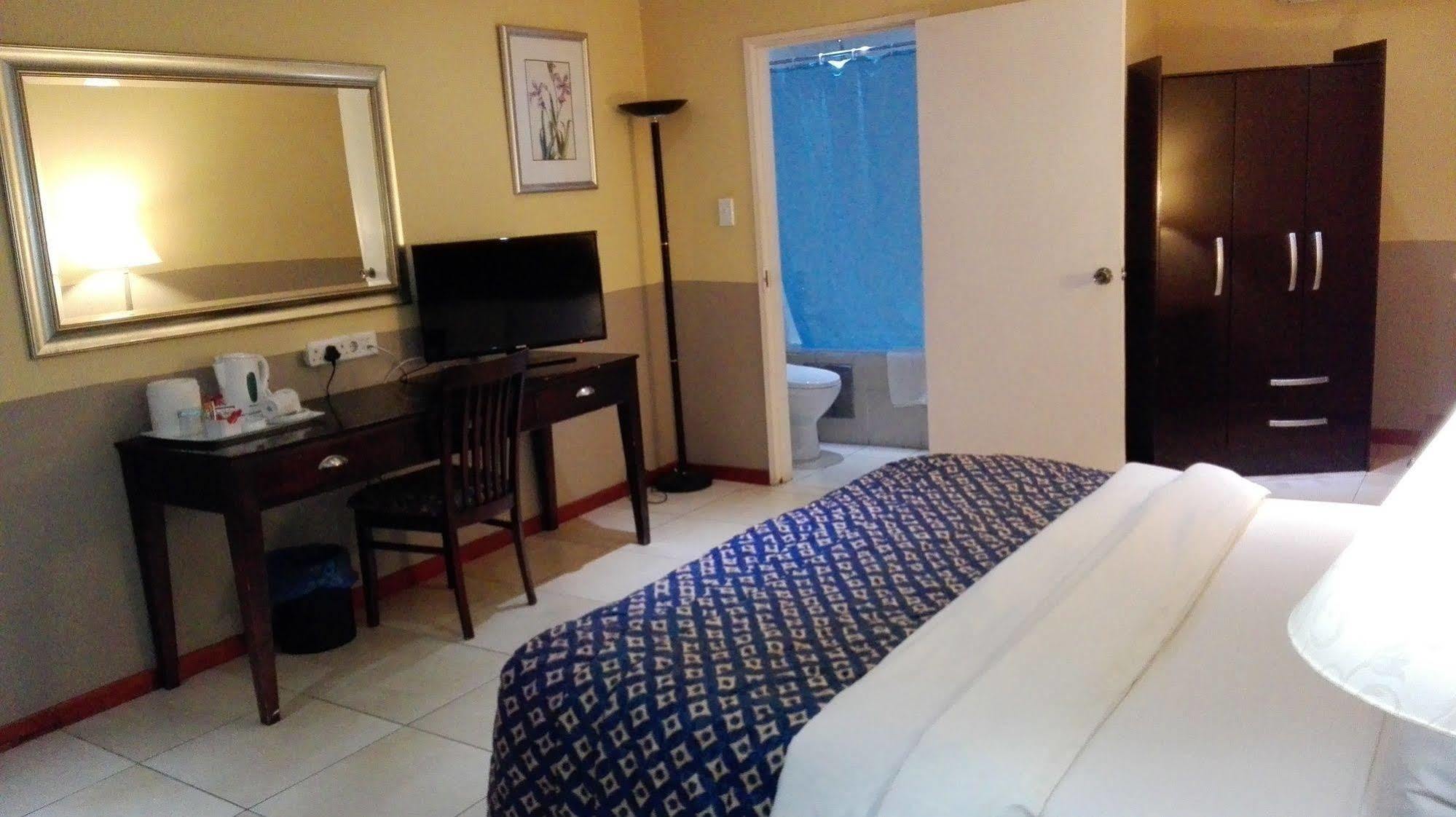 Villa Via Hotel Midrand Εξωτερικό φωτογραφία