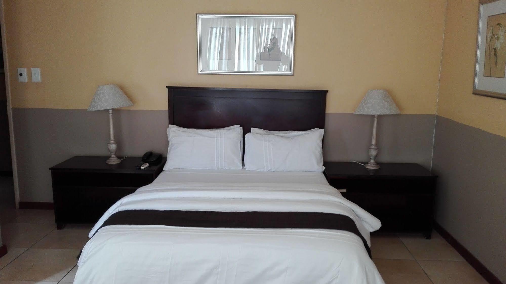 Villa Via Hotel Midrand Εξωτερικό φωτογραφία