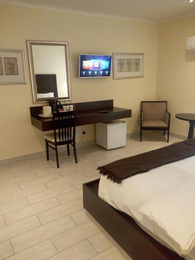 Villa Via Hotel Midrand Εξωτερικό φωτογραφία